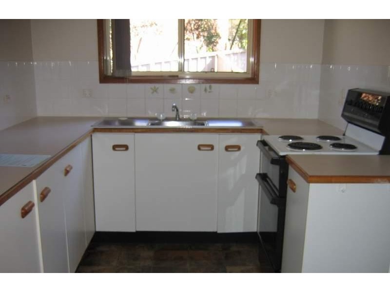 2/13 Emerald CLOSE, Caves Beach NSW 2281