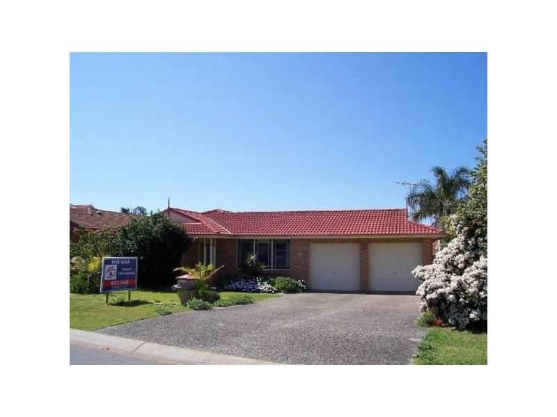 11 Oceanside DRIVE, Caves Beach NSW 2281