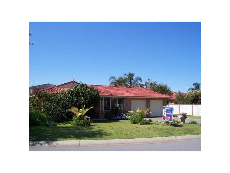 11 Oceanside DRIVE, Caves Beach NSW 2281