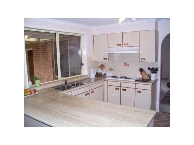 11 Oceanside DRIVE, Caves Beach NSW 2281