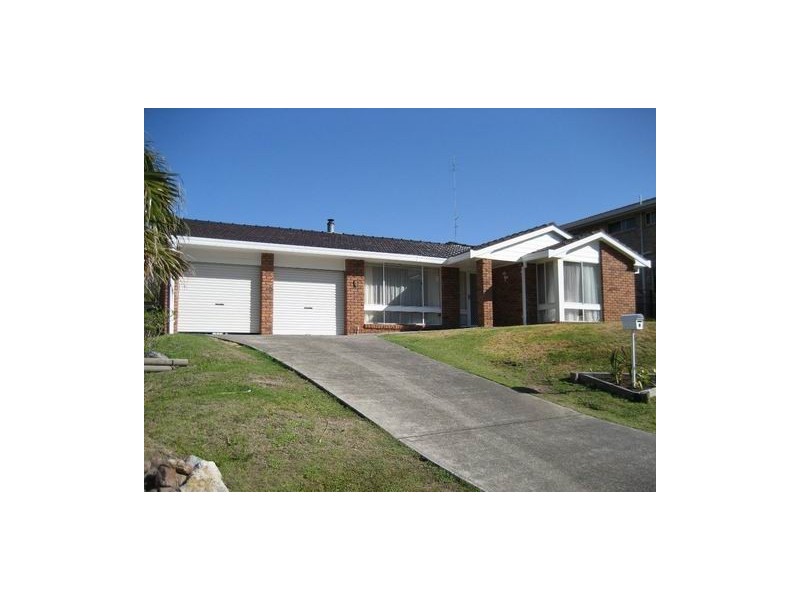 5 Aquamarine Close, Caves Beach NSW 2281