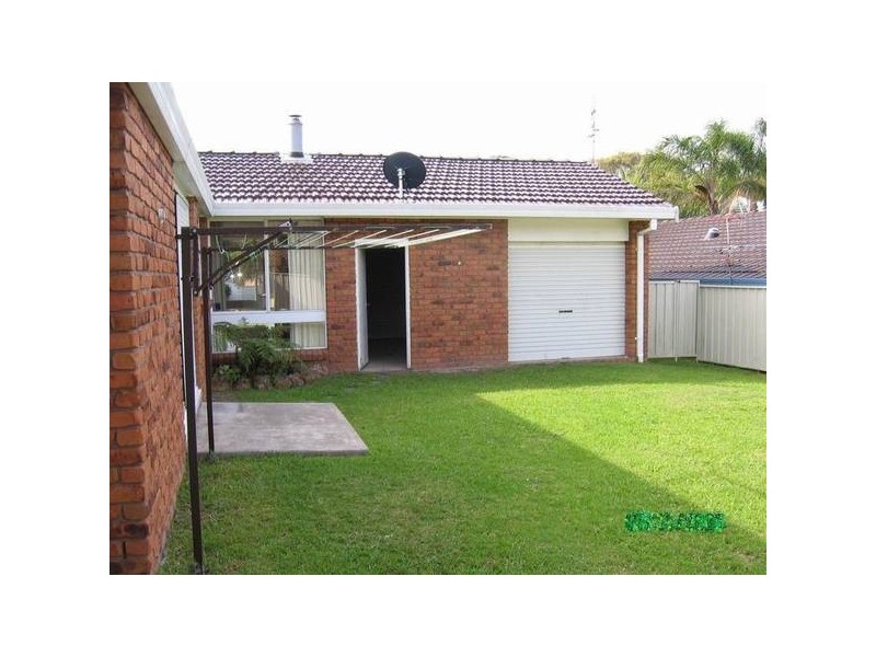 5 Aquamarine Close, Caves Beach NSW 2281