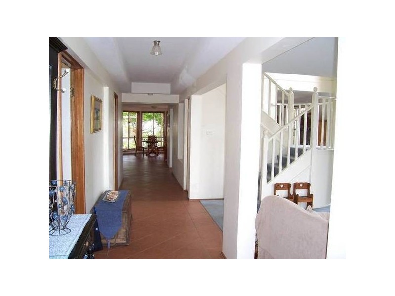 4 Spoonrocks Road, Caves Beach NSW 2281