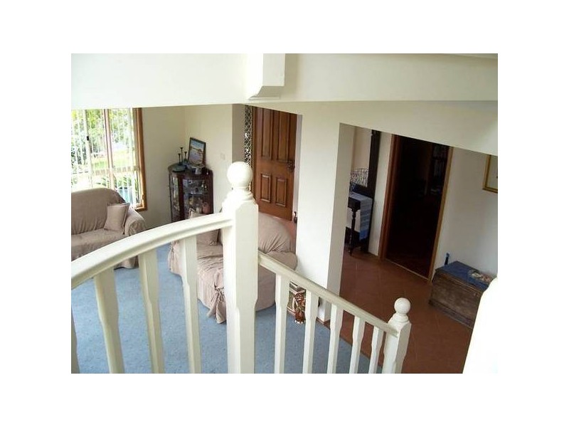 4 Spoonrocks Road, Caves Beach NSW 2281