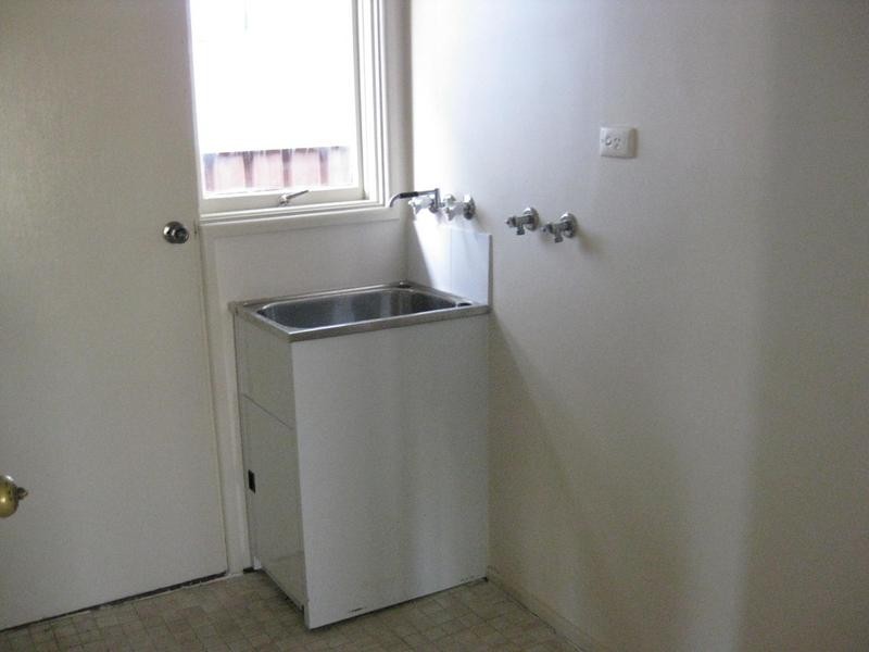 1 Middle Street, Caves Beach NSW 2281