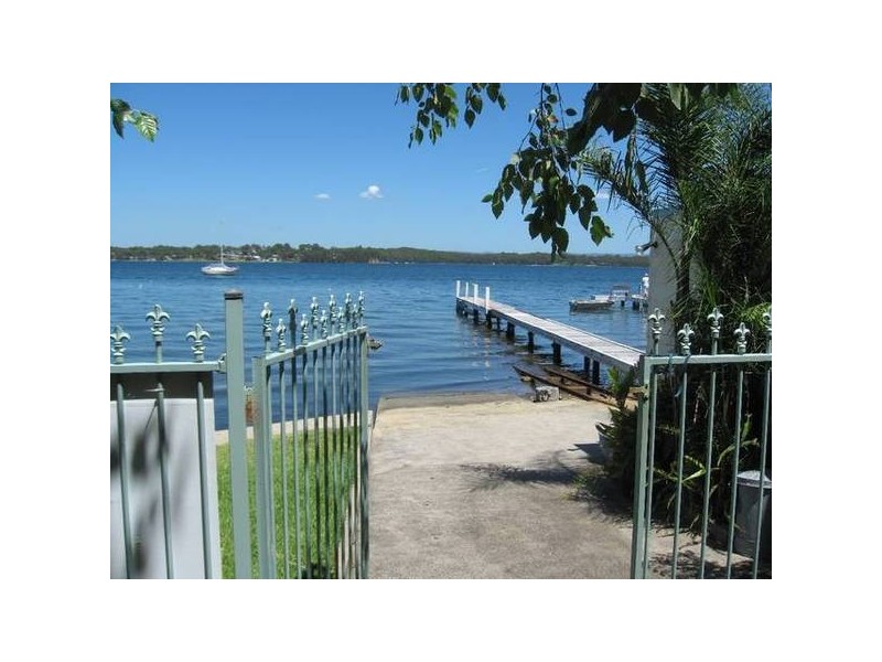 28 Marine Parade, Nords Wharf NSW 2281