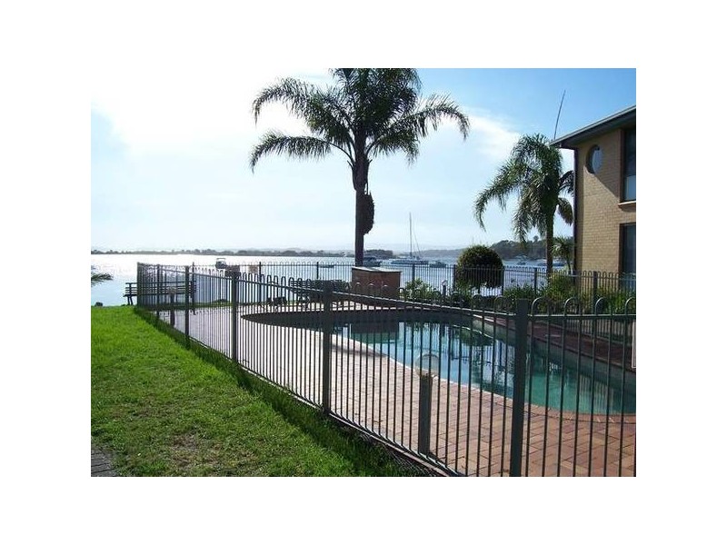 2/25 Haddon Crescent, Marks Point NSW 2280