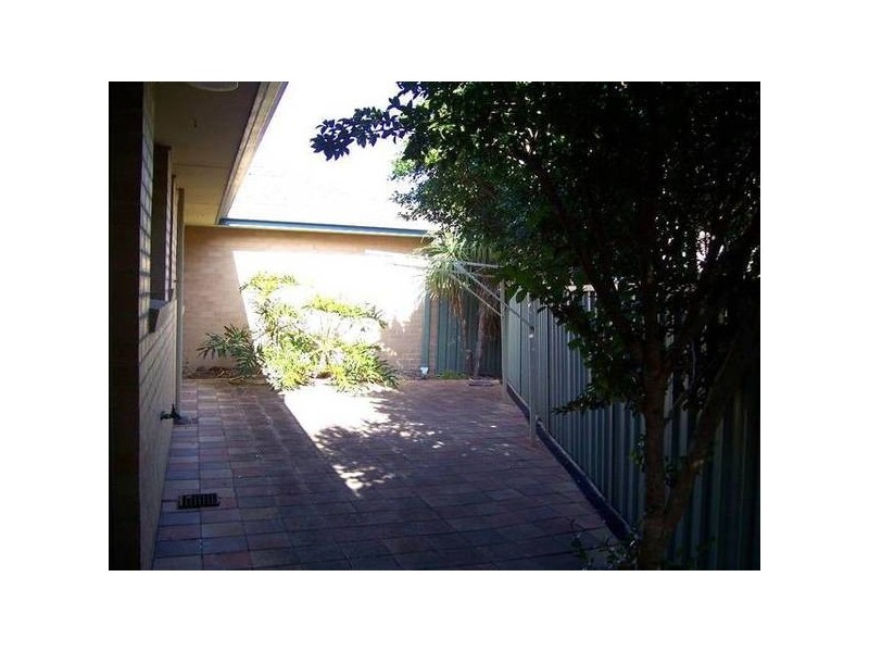 2/25 Haddon Crescent, Marks Point NSW 2280