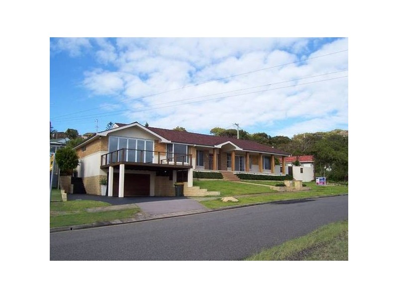 28 Park Avenue, Caves Beach NSW 2281