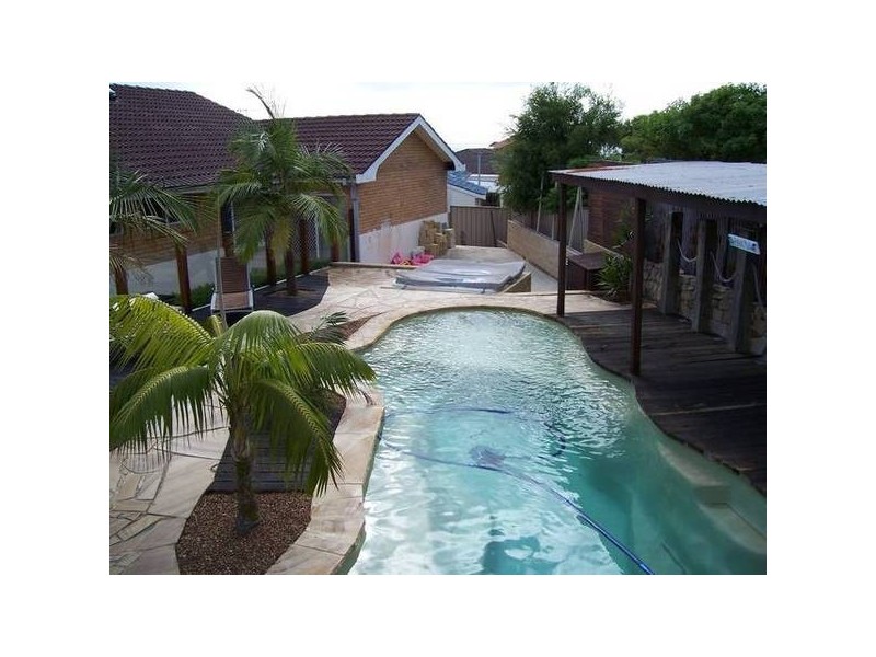 28 Park Avenue, Caves Beach NSW 2281