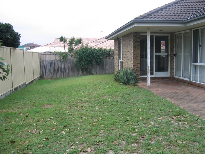 19 Seaspray Close, Caves Beach NSW 2281