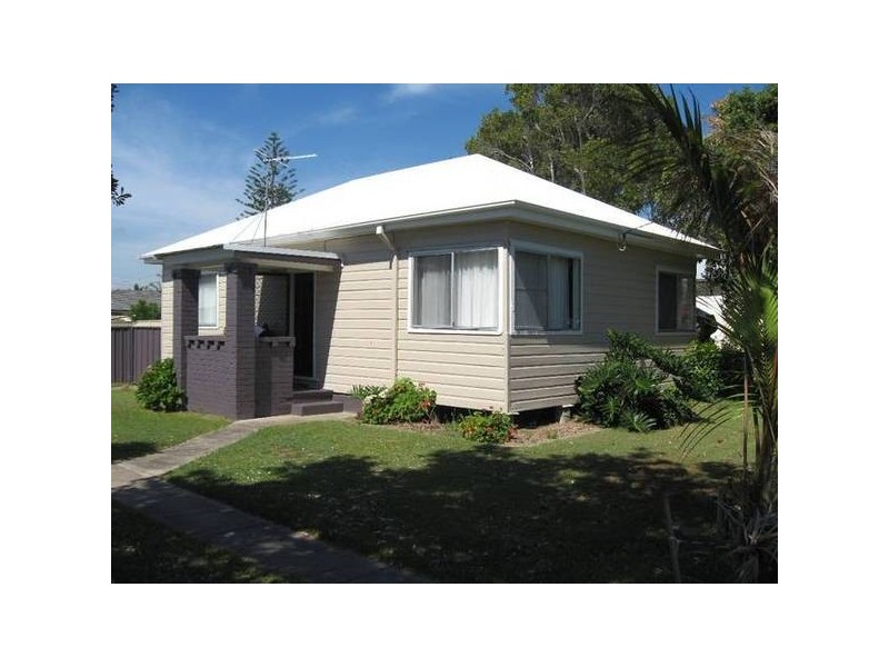 10 Tirril, Blacksmiths NSW 2281