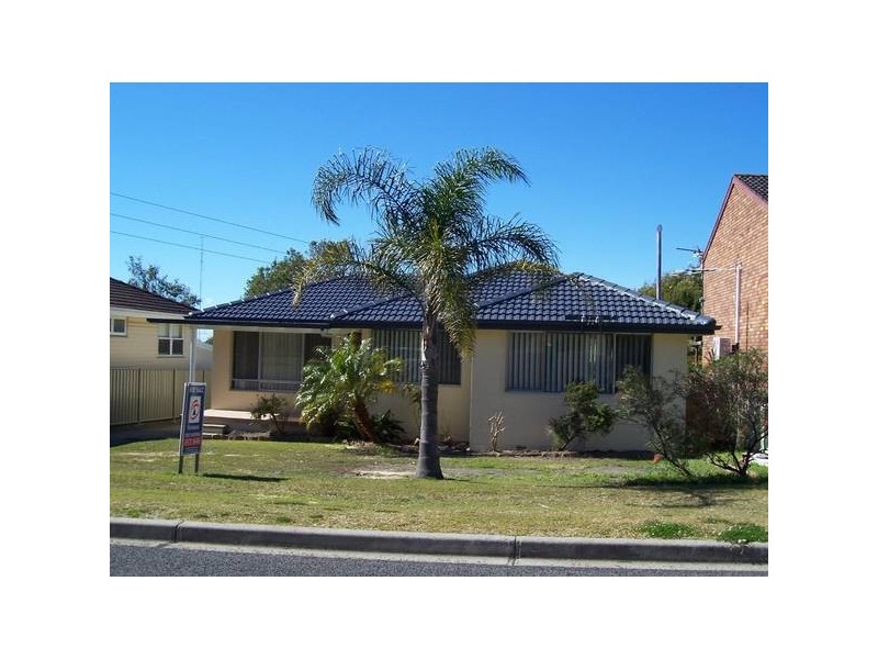 14 Pacific Street, Caves Beach NSW 2281