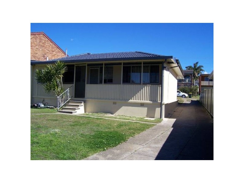 14 Pacific Street, Caves Beach NSW 2281