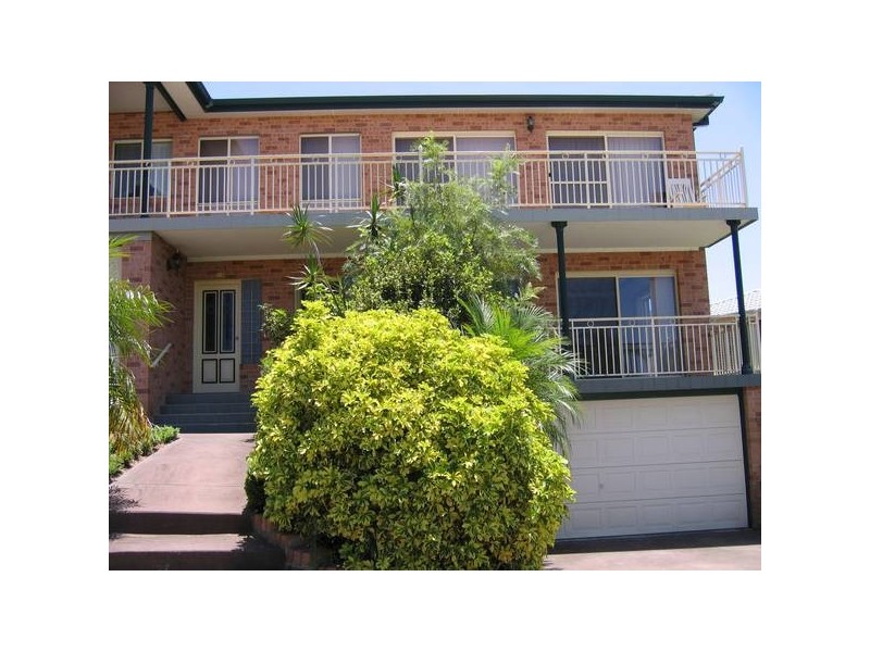 1/6 Cinnibar Close, Caves Beach NSW 2281