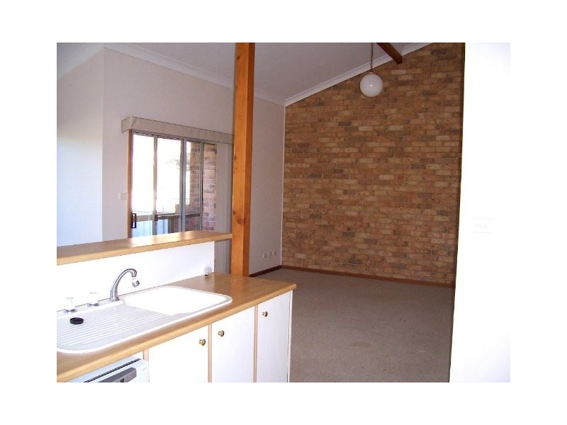 11a Emerald Close, Caves Beach NSW 2281