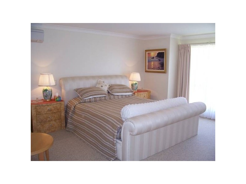 3 Silver Birch Close, Caves Beach NSW 2281