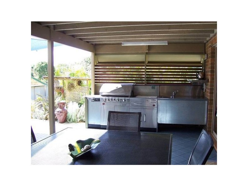 3 Silver Birch Close, Caves Beach NSW 2281