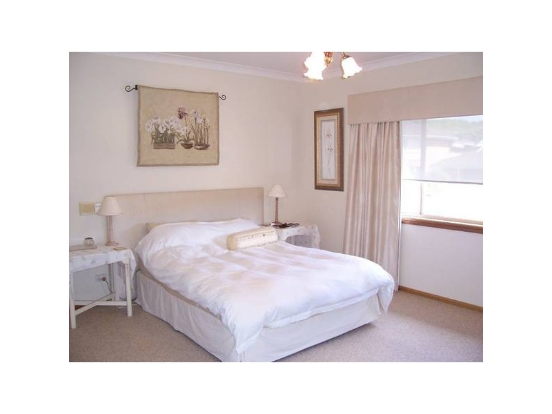 3 Silver Birch Close, Caves Beach NSW 2281