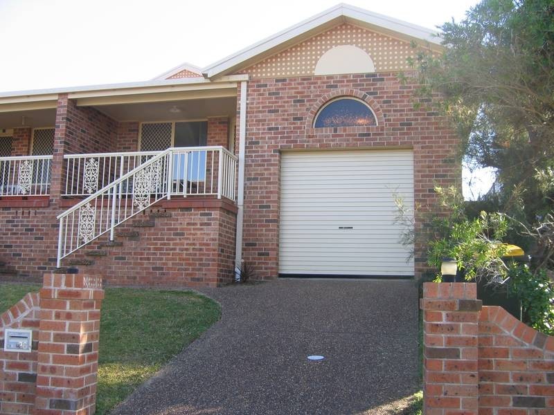 26a Seaspray Close, Caves Beach NSW 2281