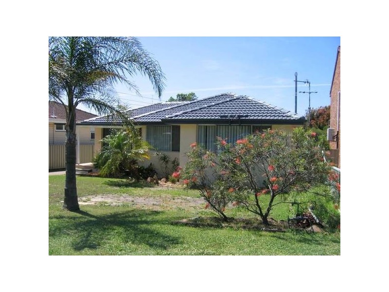 14 Pacific Street, Caves Beach NSW 2281