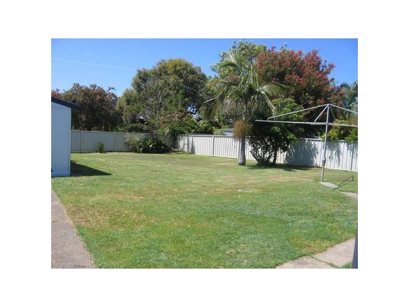 14 Pacific Street, Caves Beach NSW 2281