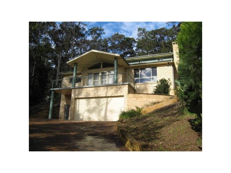 10 Forest Oak Place, Caves Beach NSW 2281