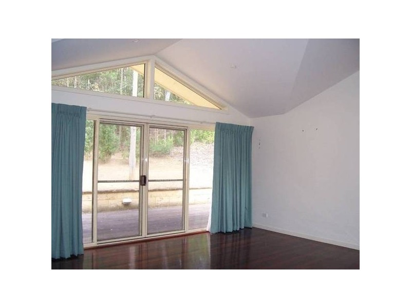 10 Forest Oak Place, Caves Beach NSW 2281