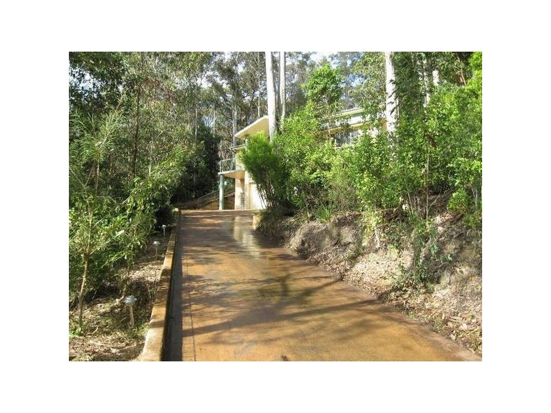 10 Forest Oak Place, Caves Beach NSW 2281