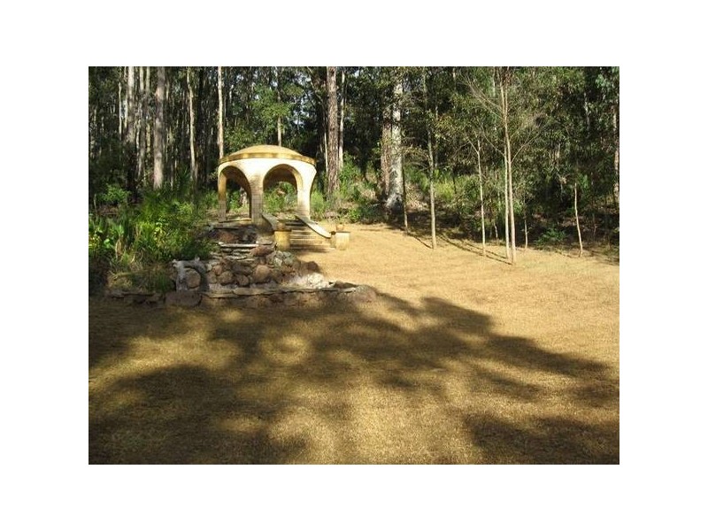 10 Forest Oak Place, Caves Beach NSW 2281