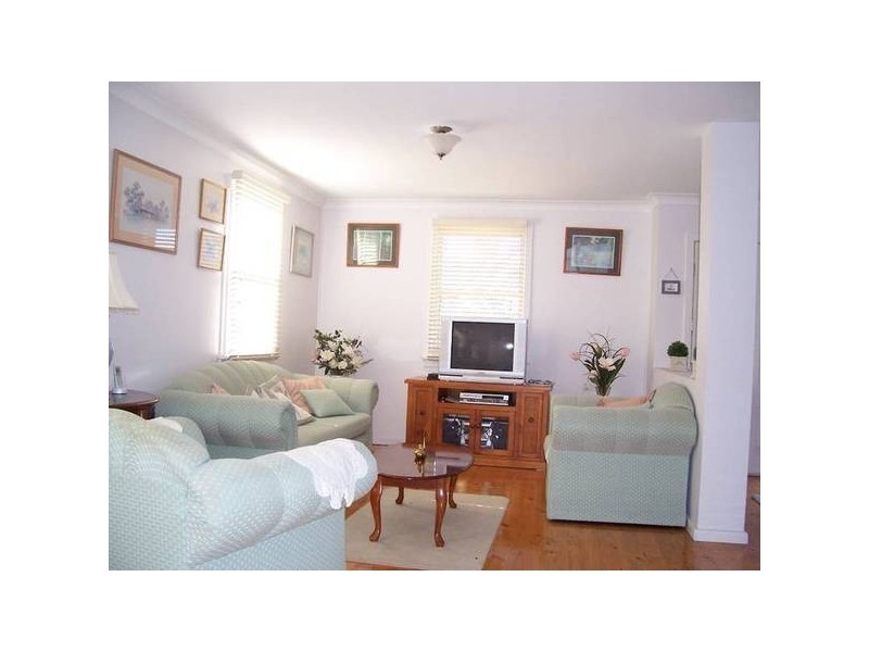 4 Caves Beach Road, Caves Beach NSW 2281