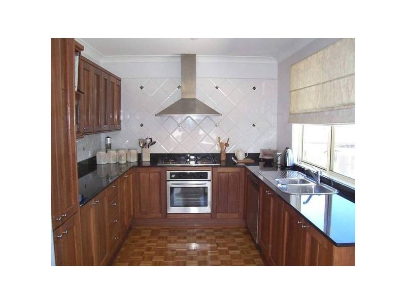 4 Caves Beach Road, Caves Beach NSW 2281