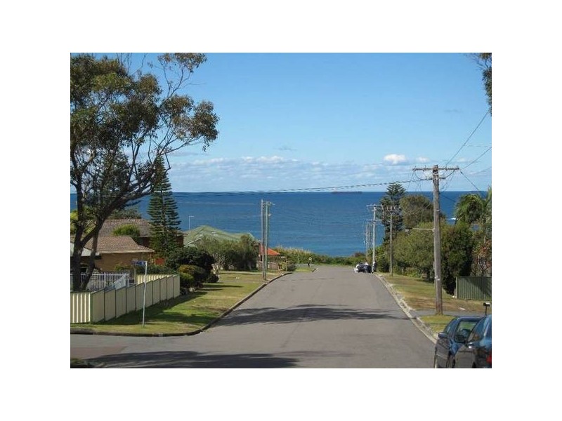 44 Oceanview Parade, Caves Beach NSW 2281