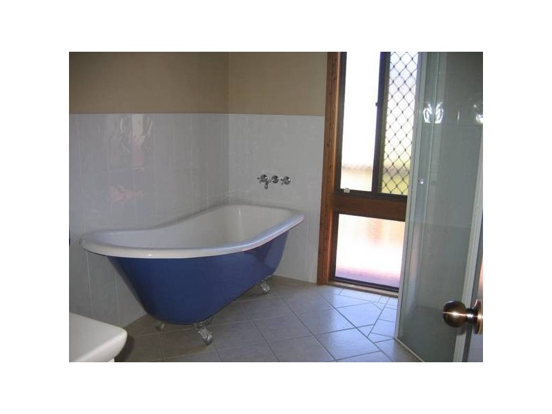 44 Oceanview Parade, Caves Beach NSW 2281