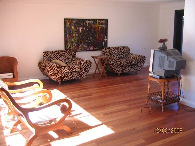 12 Park Avenue, Caves Beach NSW 2281