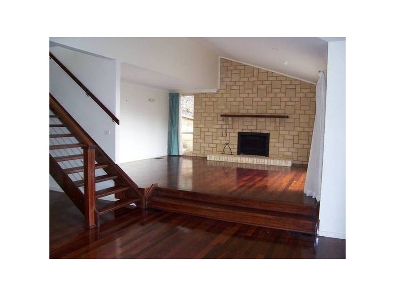 10 Forest Oak Place, Caves Beach NSW 2281