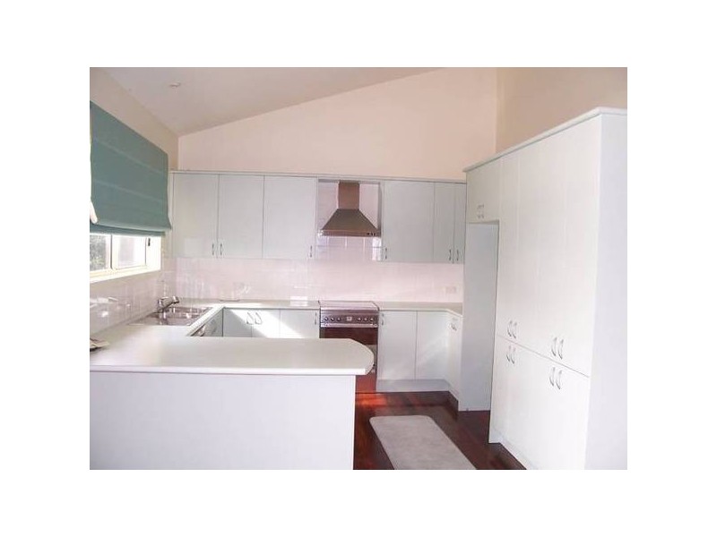 10 Forest Oak Place, Caves Beach NSW 2281