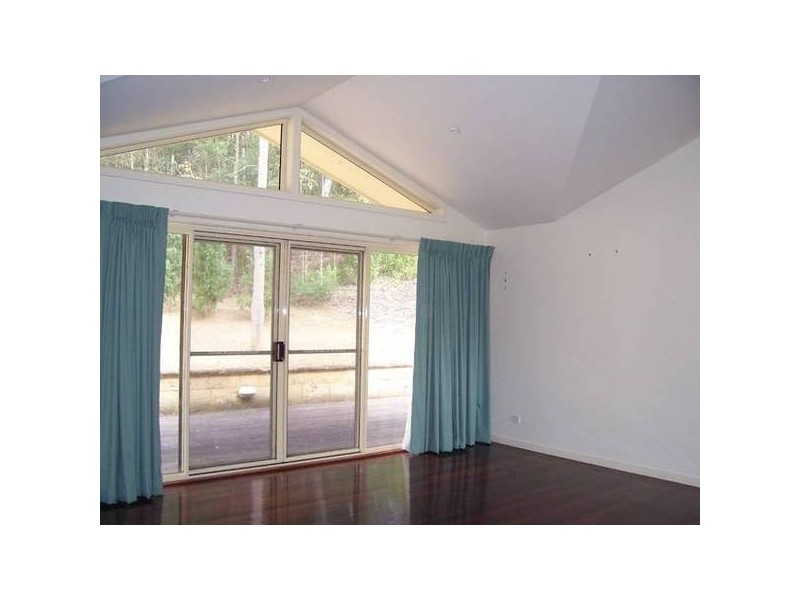 10 Forest Oak Place, Caves Beach NSW 2281