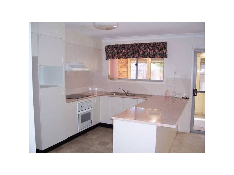 7 Tasman Court, Caves Beach NSW 2281