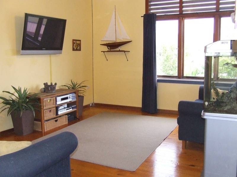 35 Alexander Avenue, Caves Beach NSW 2281