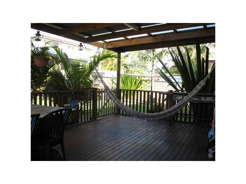 35 Alexander Avenue, Caves Beach NSW 2281