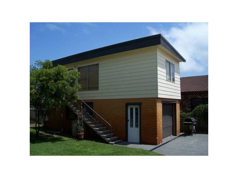 2 carawa street, Blacksmiths NSW 2281