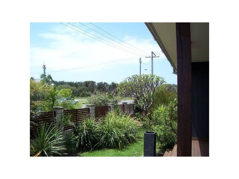 2 carawa street, Blacksmiths NSW 2281