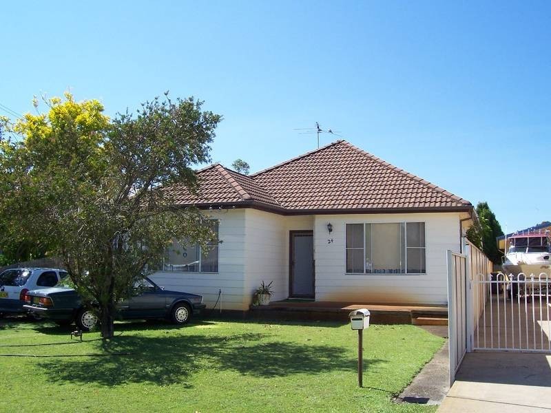 24 Makoro Street, Pelican NSW 2281