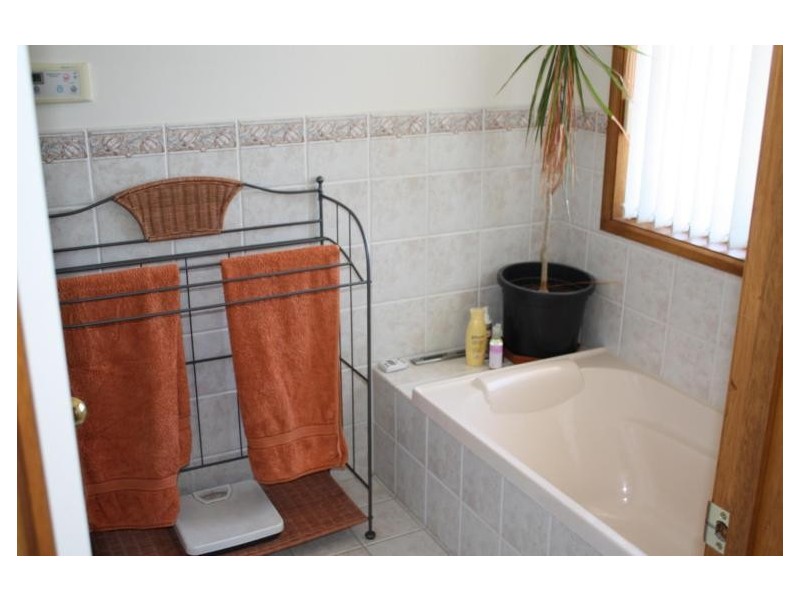 6 Prasad Court, Hillbank SA 5112