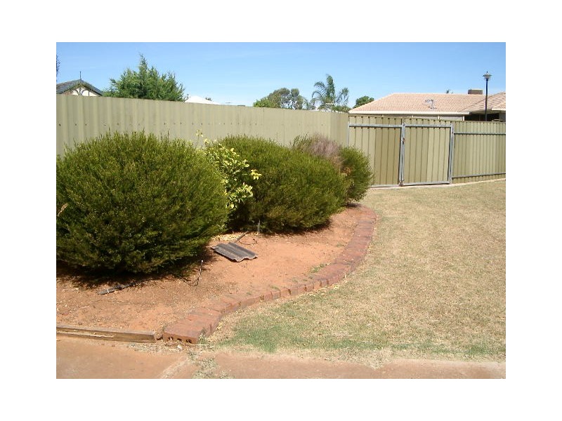 1 James Court, Parafield Gardens SA 5107