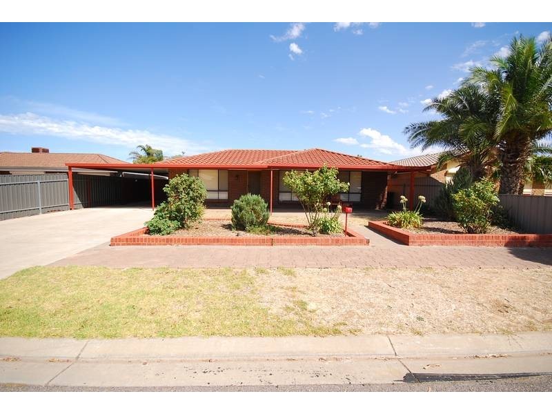 8 Reynolds Drive, Paralowie SA 5108