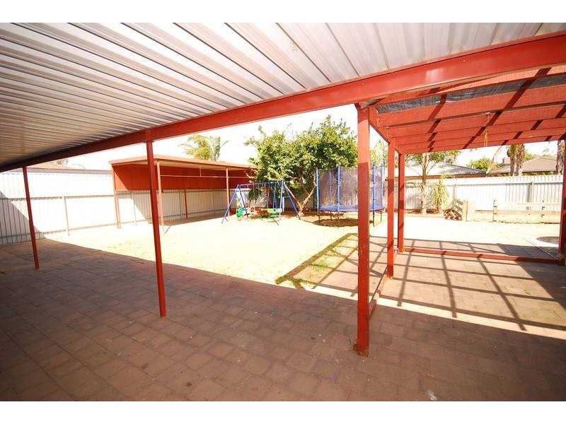 8 Reynolds Drive, Paralowie SA 5108