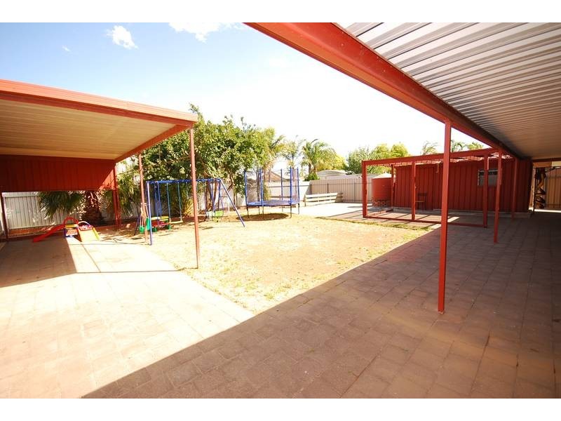 8 Reynolds Drive, Paralowie SA 5108