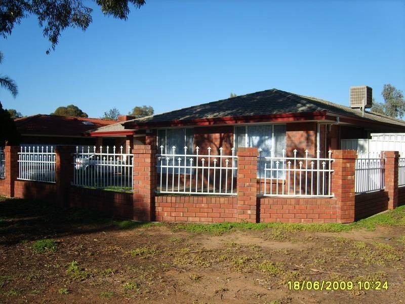 12 Trundle Court, Parafield Gardens SA 5107